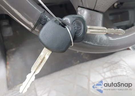 2004 Toyota Sequoia Sr5 V8 из США, поврежденный, VIN 5TDBT44A24S208300